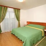 Ana Apartment *