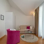 Ana Apartment *