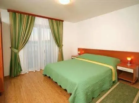 Ana Apartment *