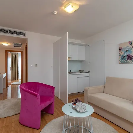 Ana Apartamento *