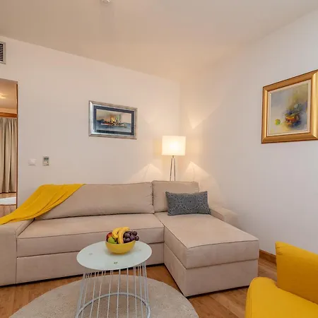 Ana Apartment *