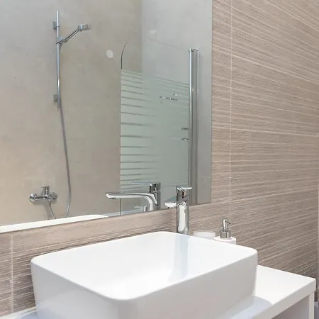 Ana Apartment *