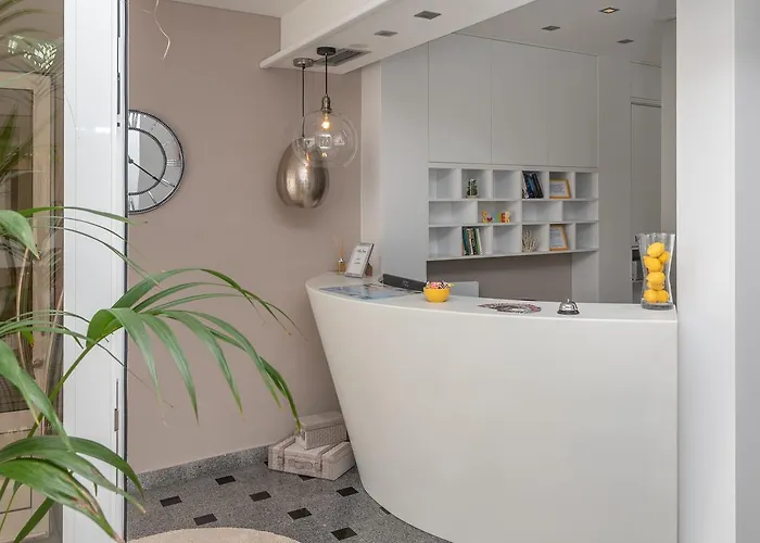 アパート アナ *