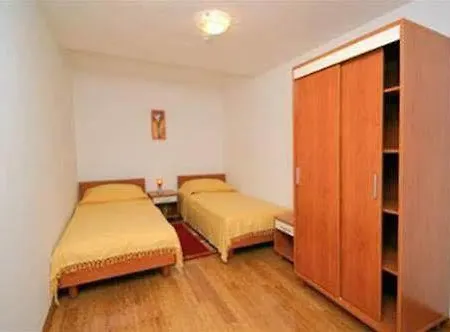 Ana Apartamento *